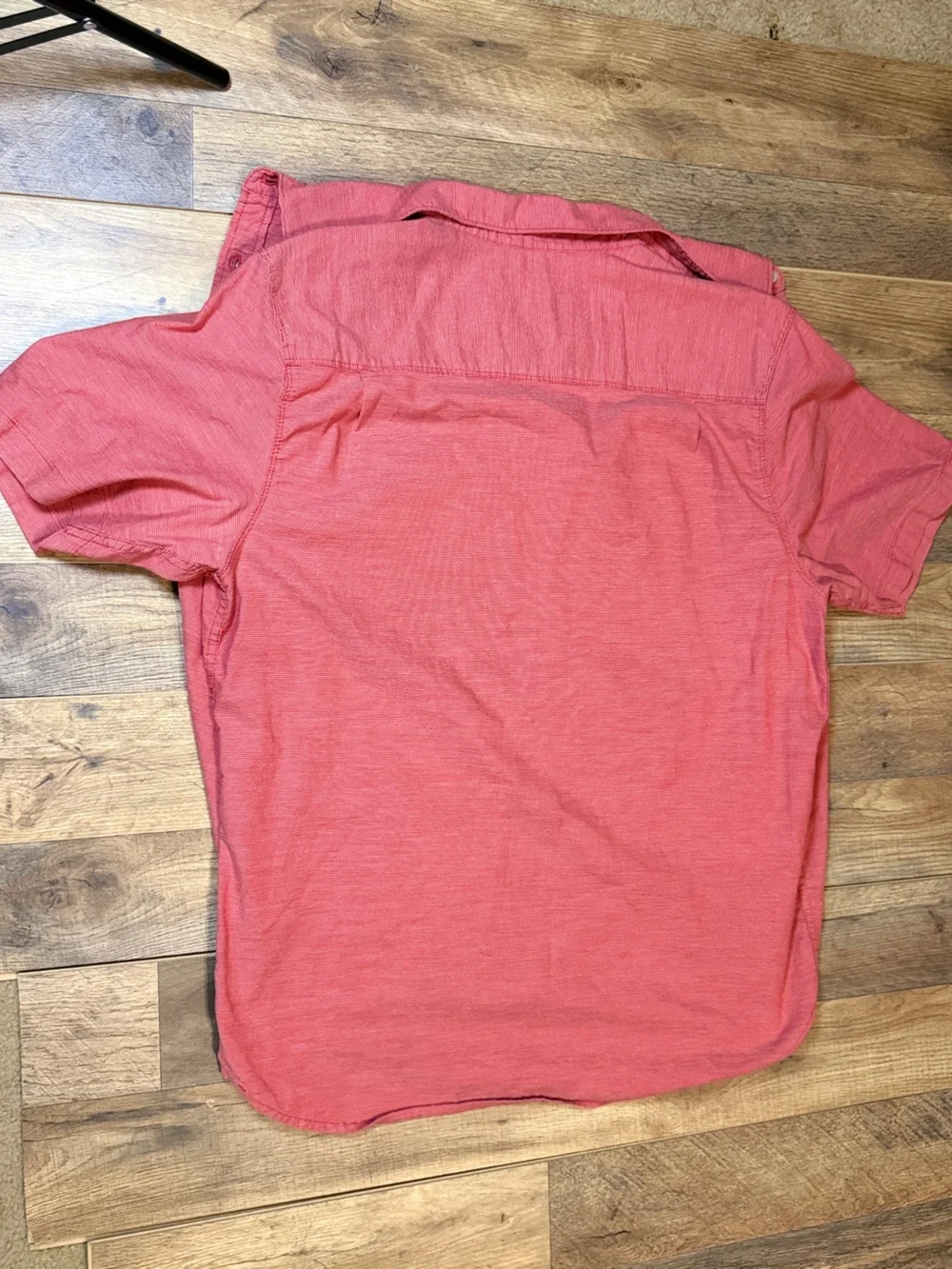 The North Face Men’s Size L Coral Red Short Sleeve Button Up Shirt